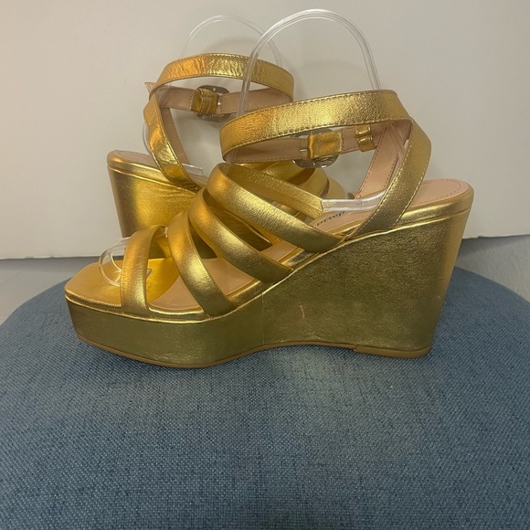 Charles David Judy Gold Wedge Sandal size 9 - Picture 6 of 12